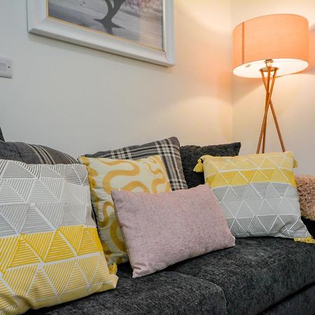 Stylish Suite With Free Parking Манчестер Екстер'єр фото