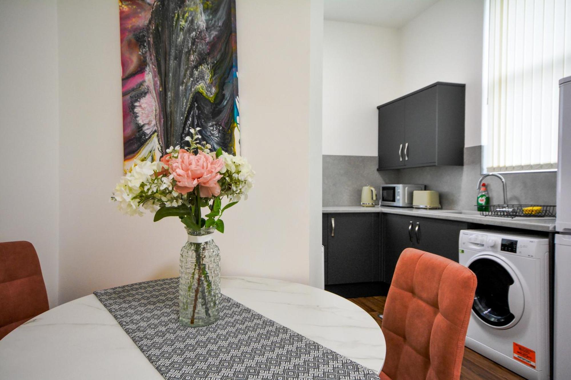 Stylish Suite With Free Parking Манчестер Екстер'єр фото