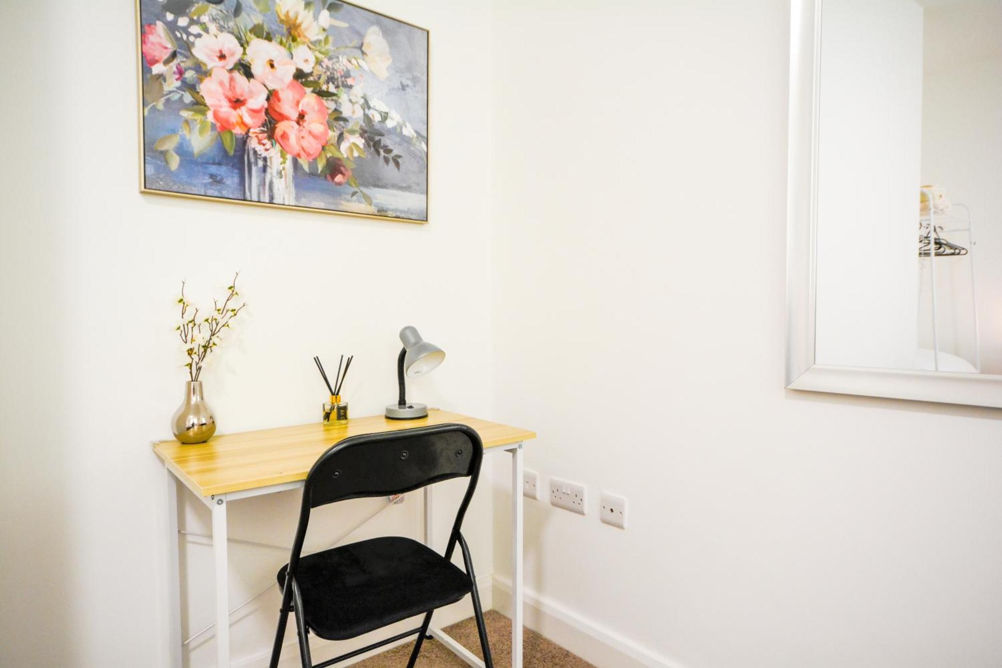 Stylish Suite With Free Parking Манчестер Екстер'єр фото